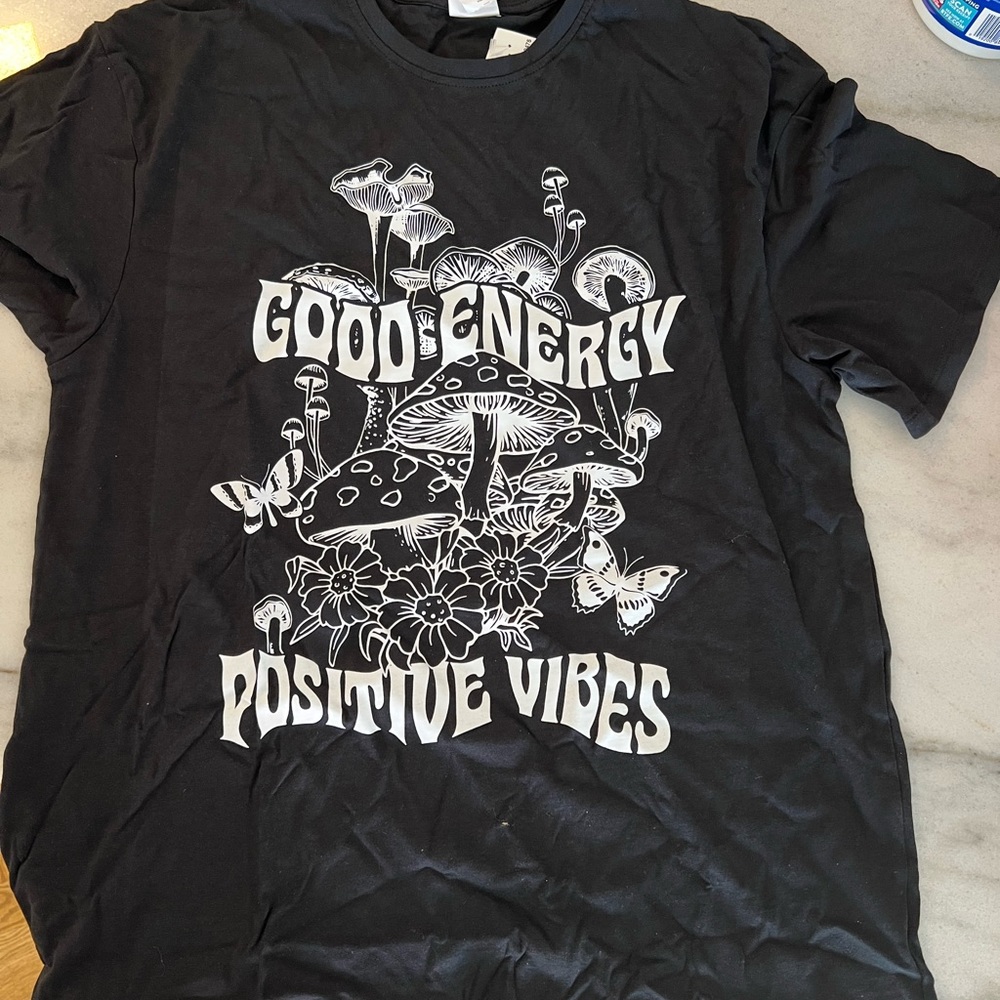NWT- good energy positive vibes black tshirt- M